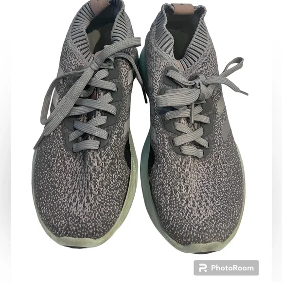 Adidas PureBounce Running Shoe. Size 8. Colors Grey and Green